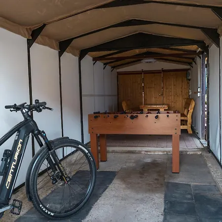 Nyaraló Zur Lore 13 *