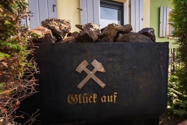 Zur Lore 13 別荘 *