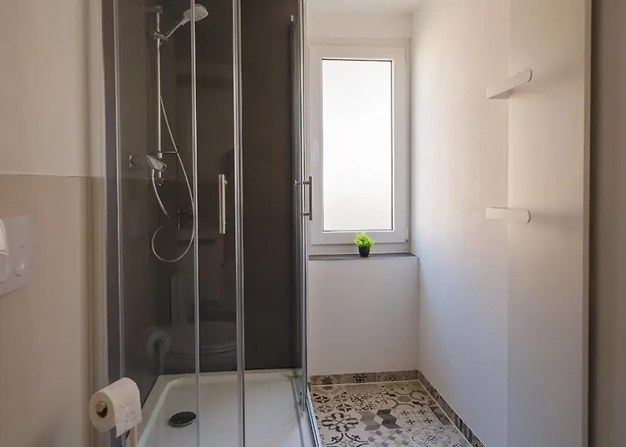 別荘 Zur Lore 13 *